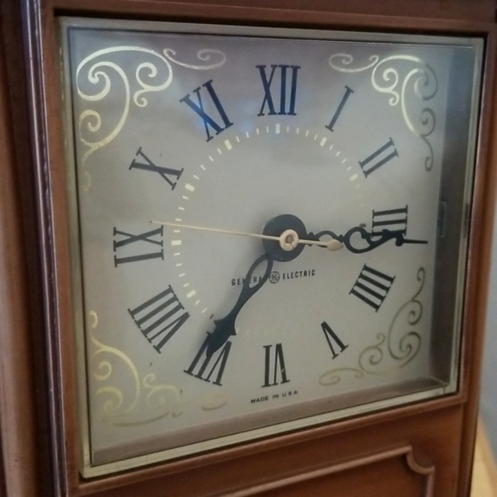 1940s Mantle plug  Working order old square  roman numeral gold face clock